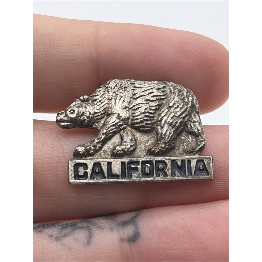 California United States Of America Bear Silver Tone Lapel Hat Pin